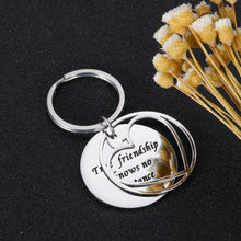 Load image into Gallery viewer, Friendship Gift Best Friend Keychain for Women Men True Friendship Knows No Distance Graduation Birthday Long Distance Keychain for Teen Girls BFF Besties Farewell Going Away Presents