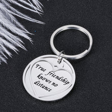 Load image into Gallery viewer, Friendship Gift Best Friend Keychain for Women Men True Friendship Knows No Distance Graduation Birthday Long Distance Keychain for Teen Girls BFF Besties Farewell Going Away Presents