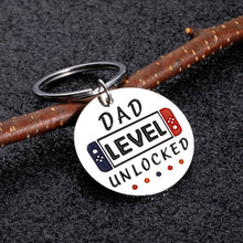 Load image into Gallery viewer, Funny New Dad Gift Keychain for Dad Fathers Day Pregnancy Announcement Gift for First Time Daddy to Be Expecting Dad Newborn Baby 2023 Birthday Christmas Gift for Father Men Husband