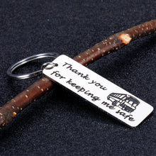 Load image into Gallery viewer, Bus Driver Appreciation Gift Keychain for Men Women School Bus Driver Thank You Keeping Me Safe Bus Key Chain Birthday Christmas Graduation Gifts for Him Her School Driver Retire Gift