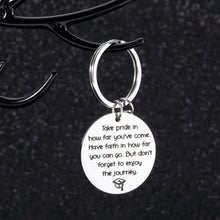 Load image into Gallery viewer, 2022 Graduation Gift for Him Her Inspirational Keychain Middle High School Graduation Gift for Students Daughter Son Boys Girls Kid College Master Grads Farewell Gifts for Nurse Friends Women Men