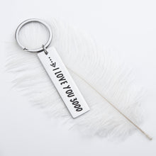 Load image into Gallery viewer, I Love You 3000 Keychain Gifts for Son Daughter Mom Dad Iron Man Gift 2020 Graduation Birthday for Boyfriend Girlfriend Marvel Avenger Fans Valentine Mothers Fathers Day Gift for Women Men
