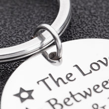 Load image into Gallery viewer, Aunt Gift Keychain Mothers Day Gifts Charm Key Ring Aunt Gifts from Niece Birthday Family Gifts for Her Women The Love Between Aunt and Niece is Forever