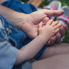 Load image into Gallery viewer, Dad Gifts Keychain from Daughter Father’s Day Birthday Christmas Gift for Father Daddy Never Forget I Love You Forever I Will Always Be Your Little Girl Thanksgiving Day Valentine Present to Papa