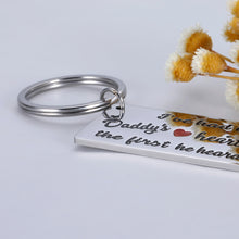 Load image into Gallery viewer, Father’s Day Gift Keychain for Dad Daddy’s Birthday Gift from Daughter Son I’ve Had My Daddy’s Heart Since The First He Heard Mine Christmas Valentine Thanksgiving Day Jewelry Gift to New Dad
