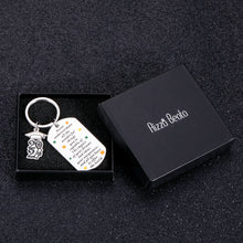 Load image into Gallery viewer, 2021 Graduation Keychain Gifts for Women Men Class of 2021 Students Daughter Son
